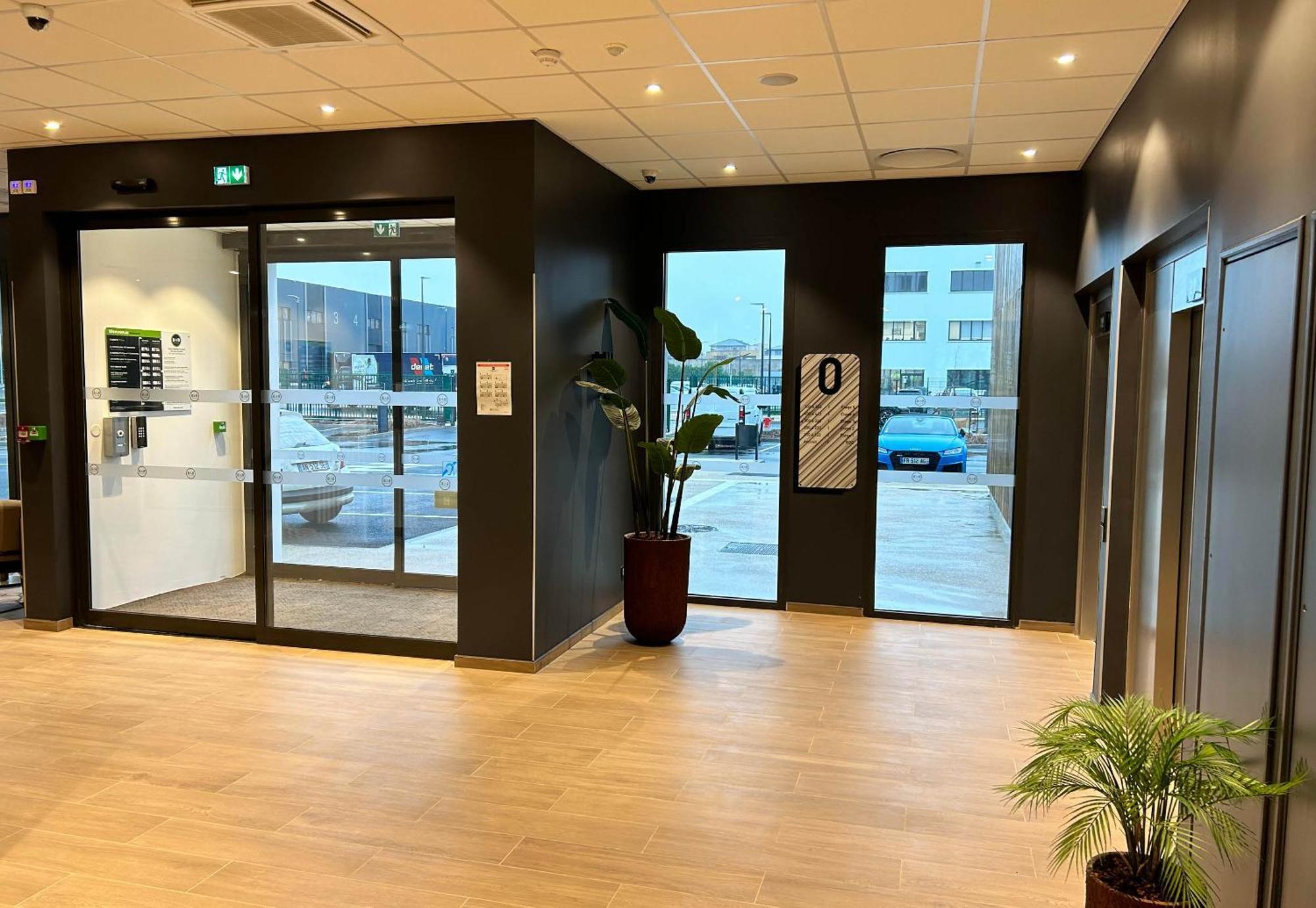 B&B Hotel Cergy Saint-Christophe Gare エクステリア 写真