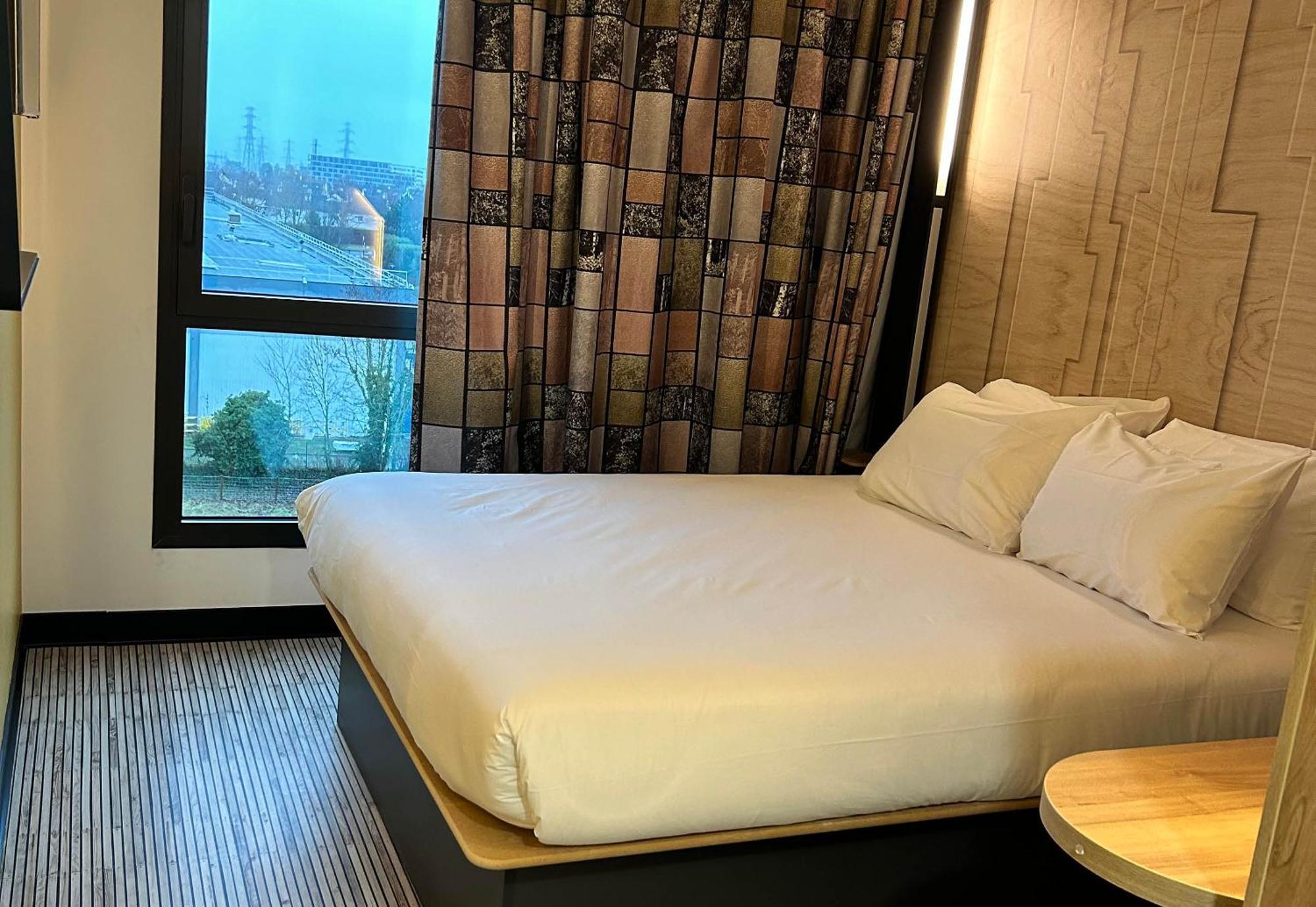 B&B Hotel Cergy Saint-Christophe Gare エクステリア 写真