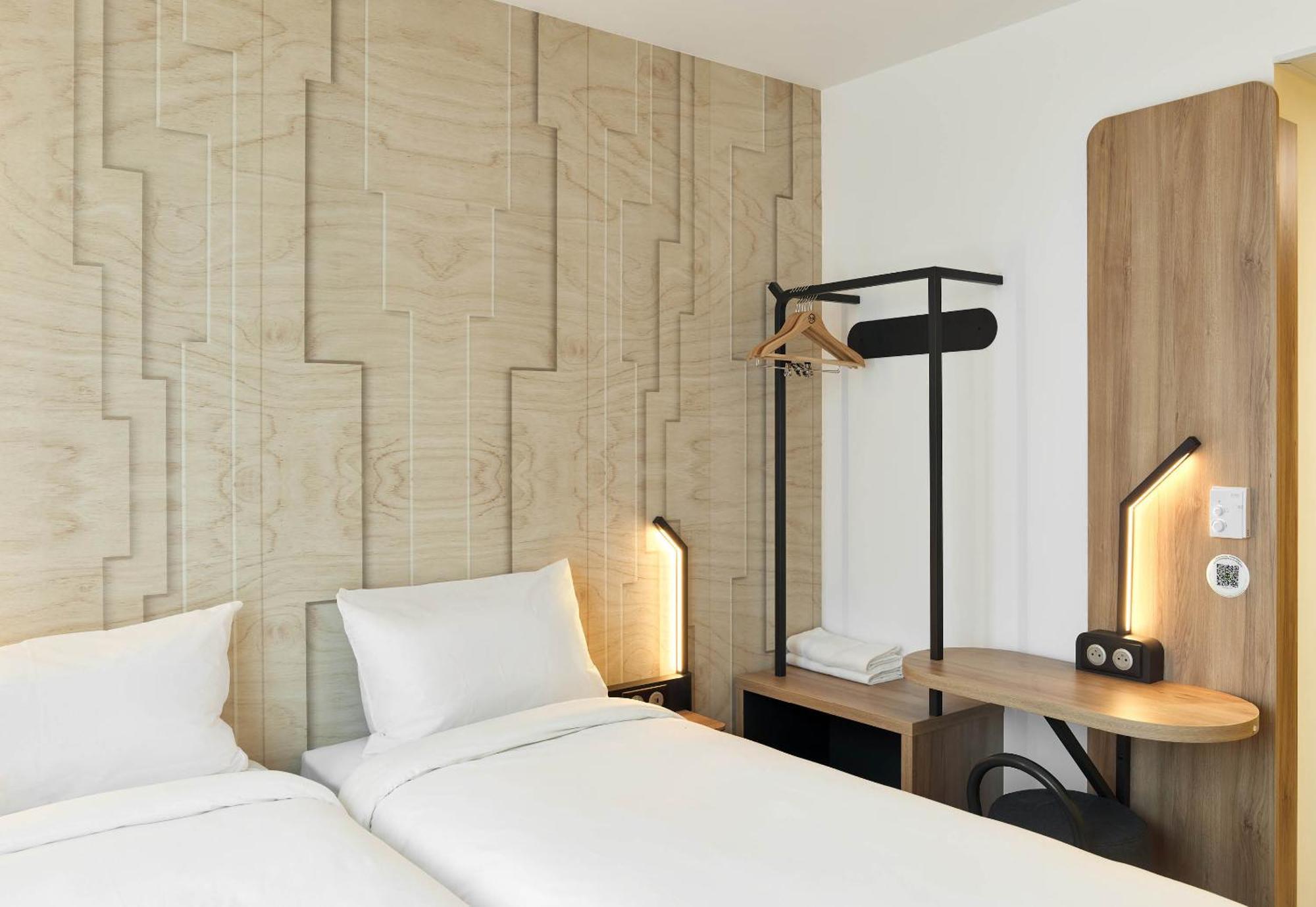 B&B Hotel Cergy Saint-Christophe Gare エクステリア 写真