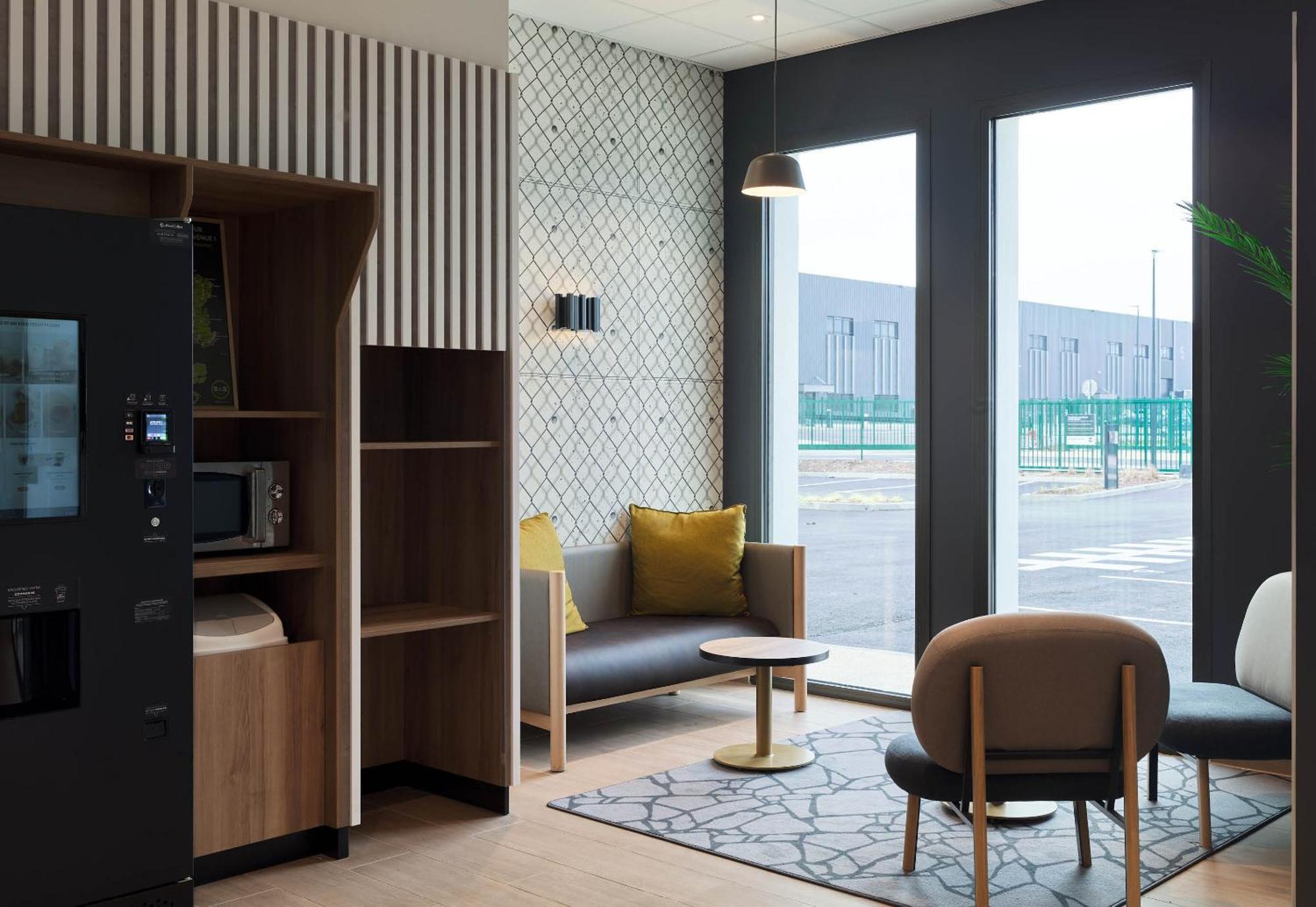 B&B Hotel Cergy Saint-Christophe Gare エクステリア 写真