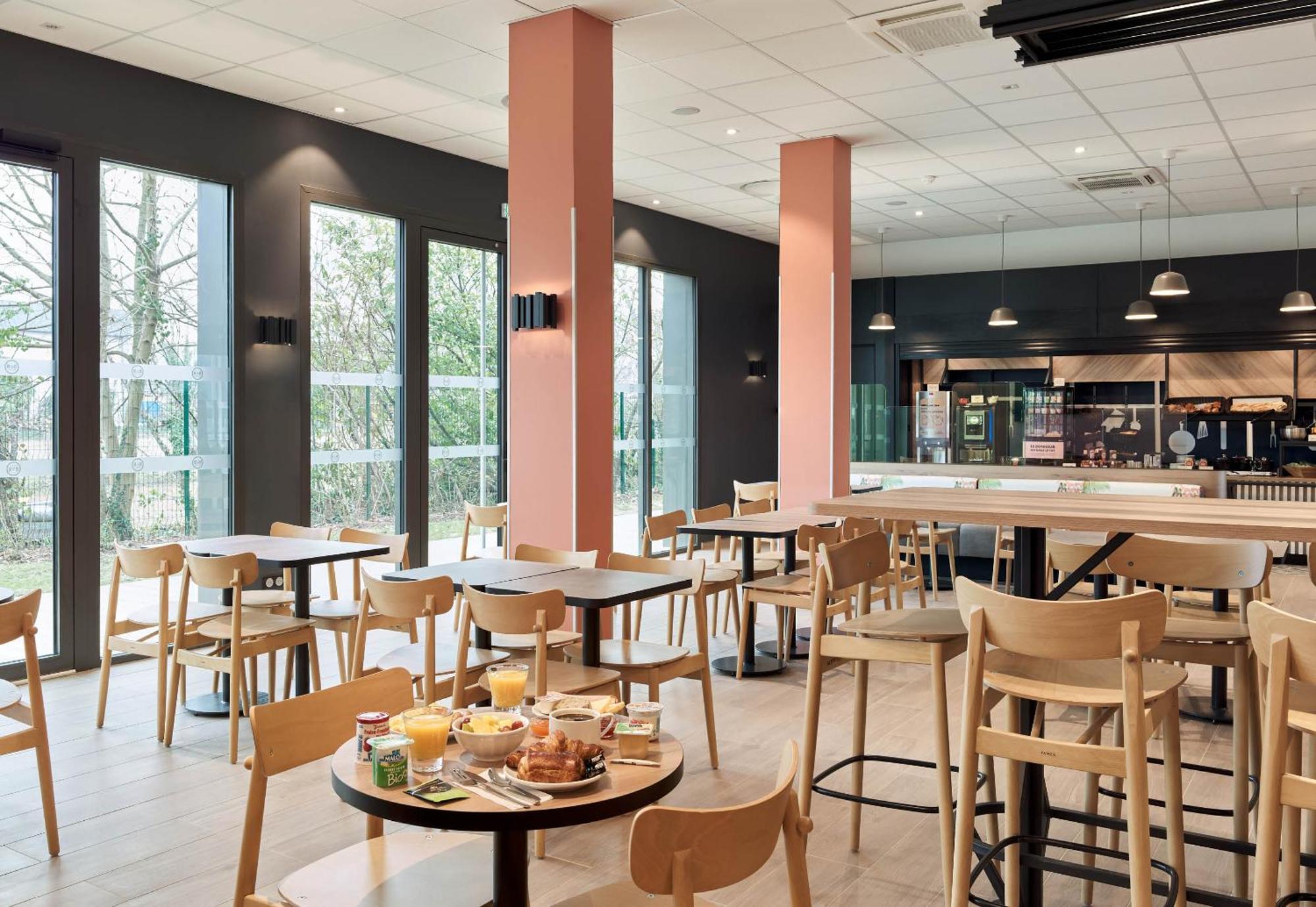 B&B Hotel Cergy Saint-Christophe Gare エクステリア 写真