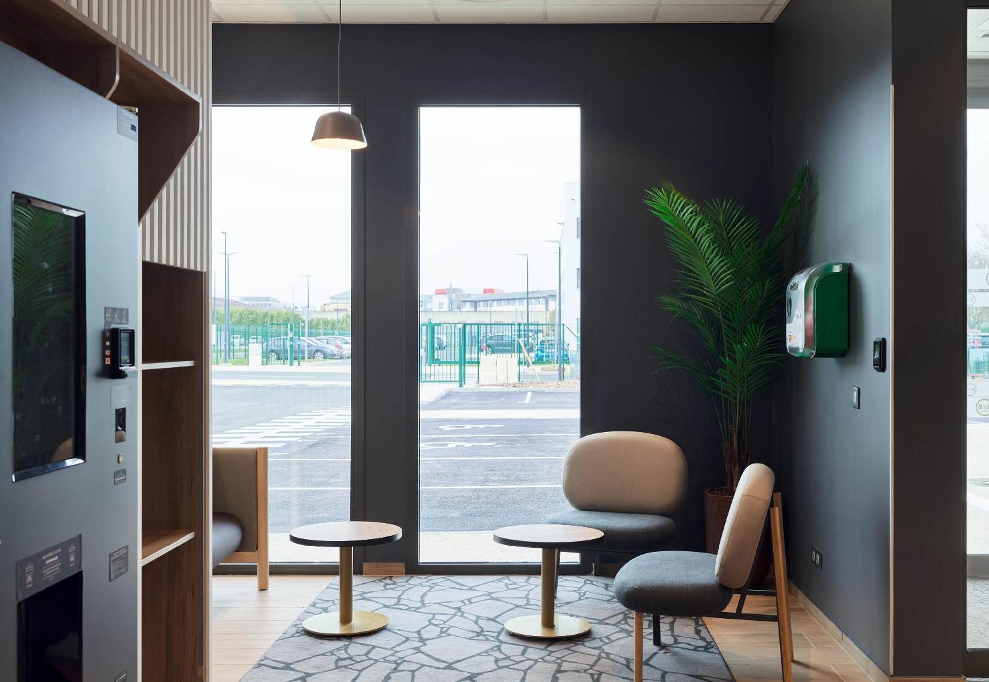 B&B Hotel Cergy Saint-Christophe Gare エクステリア 写真
